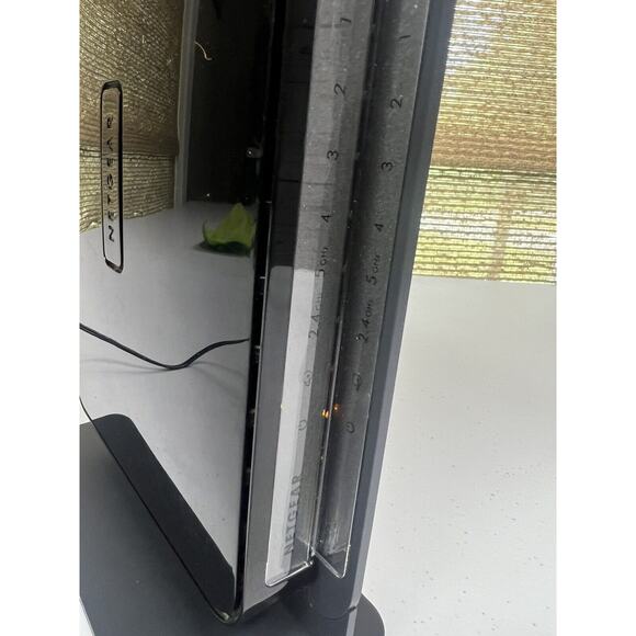 Netgear N750 Wireless Dual Band Gigabit Router | WNDR4000-100NAS - Picture 3 of 9